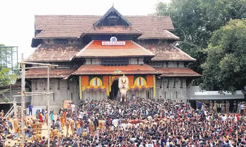 Kerala: ‘आरएसएस ने त्रिशूर पूरम में बाधा डाली’: सीपीएम नेता Kerala: ‘आरएसएस ने त्रिशूर पूरम में बाधा डाली’: सीपीएम नेता