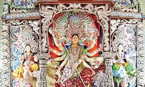 Odisha: कटक में दुर्गा पूजा के लिए हिंदू और मुस्लिम एकजुट हुए Odisha: कटक में दुर्गा पूजा के लिए हिंदू और मुस्लिम एकजुट हुए