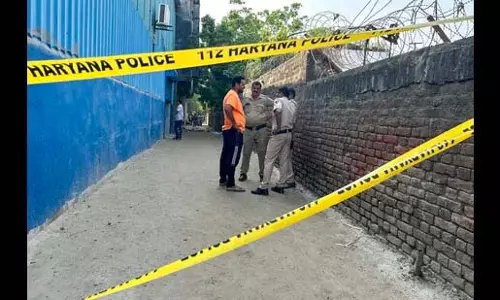 Haryana: 29 वर्षीय व्यक्ति की लूटपाट के संदेह में चाकू घोंपकर हत्या Haryana: 29 वर्षीय व्यक्ति की लूटपाट के संदेह में चाकू घोंपकर हत्या