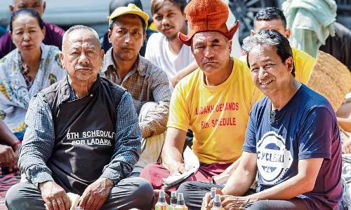 सोनम वांगचुक ने जारी रखी भूख हड़ताल, कहा- RSS सदस्य ने उनसे संपर्क किया