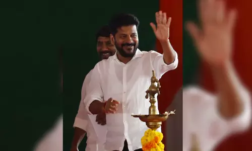 Telangana CM Revanth: बीआरएस सरकार गिराने की साजिश रच रही है Telangana CM Revanth: बीआरएस सरकार गिराने की साजिश रच रही है