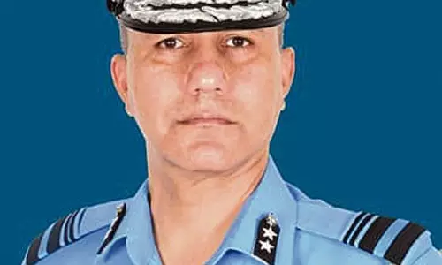 एयर वाइस मार्शल विकास शर्मा ने एओसी मुख्यालय J-K और लद्दाख का कार्यभार संभाला एयर वाइस मार्शल विकास शर्मा ने एओसी मुख्यालय J-K और लद्दाख का कार्यभार संभाला
