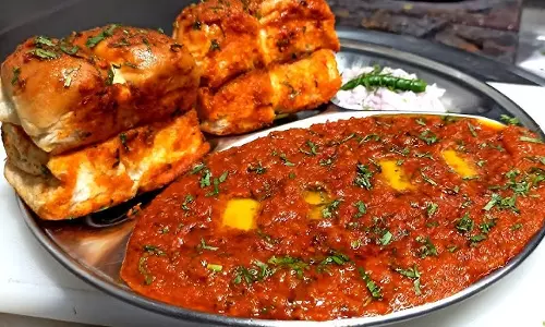 Pav Bhaji, सिर्फ 10 मिनट में बना सकते हैं आसान रेसिपी