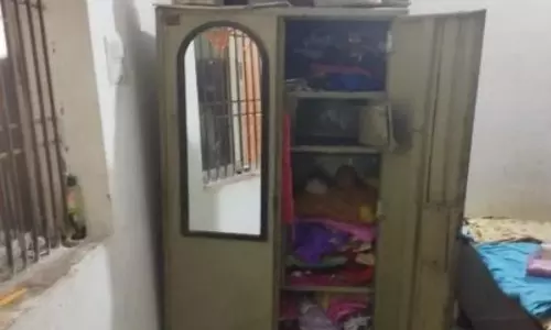 4 लाख की चोरी, परिवार सहित दुर्गा दर्शन के लिए गया था हेड टेक्निकल ऑफिसर