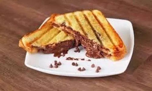 Chocolate Sandwich: घर पर बनाएं चॉकलेट सैंडविच