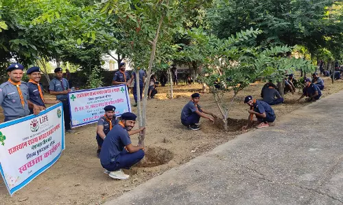 Sikar: प्रशिक्षण संस्थान में स्वच्छता पखवाड़े के तहत भारत स्काउट गाइड के सदस्य ने किया श्रमदान