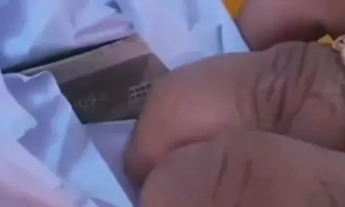 महिला इंजीनियर की पोल पति ने खोल दी, रिकॉर्ड किया ऐसा VIDEO...मच गया हड़कंप महिला इंजीनियर की पोल पति ने खोल दी, रिकॉर्ड किया ऐसा VIDEO...मच गया हड़कंप