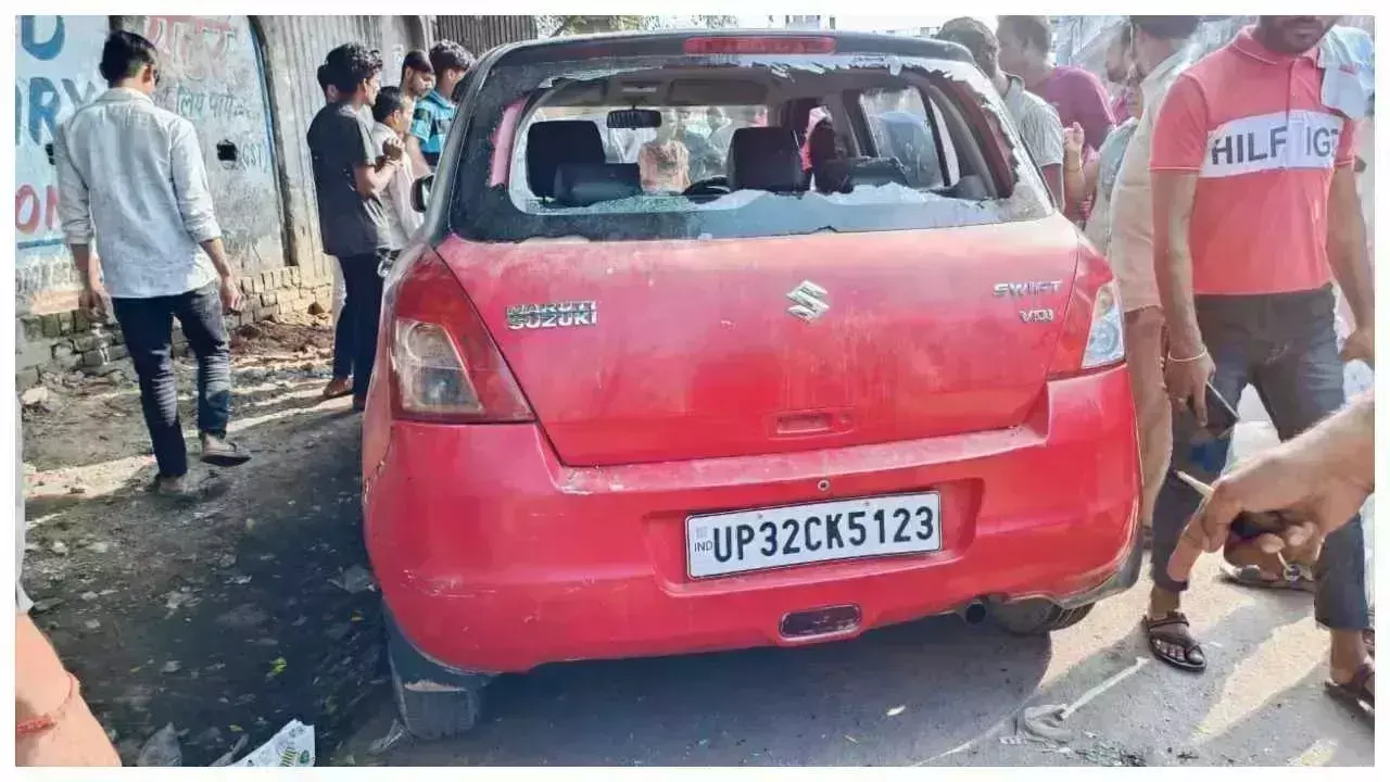 Lucknow: तेज रफ्तार कार ने पांच- छह लोगो को टक्कर मारकर घायल किया Lucknow: तेज रफ्तार कार ने पांच- छह लोगो को टक्कर मारकर घायल किया