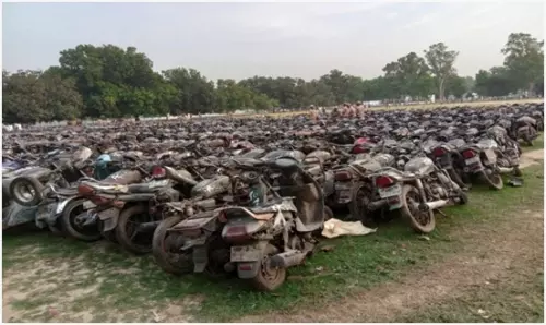 Meerut: दौराला थाने में हुई वाहनों की नीलामी