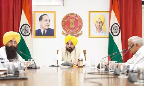 CM ने बाढ़ से सेना, BSF चौकियों की सुरक्षा के लिए 176 करोड़ रुपये की परियोजना को मंजूरी दी CM ने बाढ़ से सेना, BSF चौकियों की सुरक्षा के लिए 176 करोड़ रुपये की परियोजना को मंजूरी दी