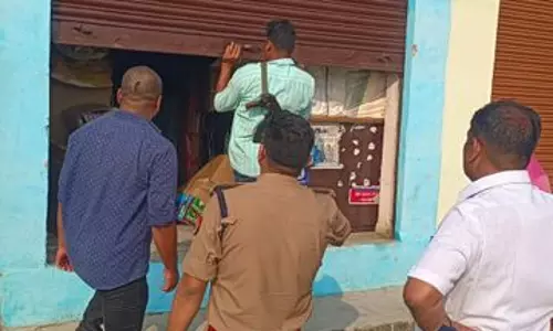 Jaunpur: लखउवां बाजार के एक घर से 10 कुंतल अवैध पटाखा बरामद