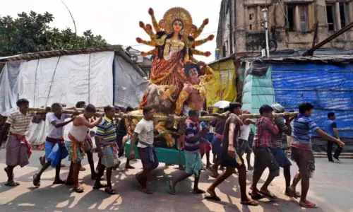 Kokrajhar: रोड सुरक्षा समिति ने दुर्घटना मुक्त पूजा समारोह को प्राथमिकता