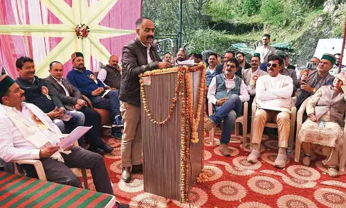 बेहतर स्वास्थ्य सेवा सुनिश्चित करने के लिए ठियोग अस्पताल का उन्नयन: Anirudh Singh बेहतर स्वास्थ्य सेवा सुनिश्चित करने के लिए ठियोग अस्पताल का उन्नयन: Anirudh Singh