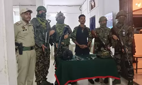 Assam : उल्फा (आई) कैडर ने भारत-म्यांमार सीमा पर आत्मसमर्पण किया Assam : उल्फा (आई) कैडर ने भारत-म्यांमार सीमा पर आत्मसमर्पण किया