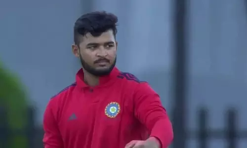 Riyan Parag ने गेंदबाजी में अजीब तरीका अपनाया