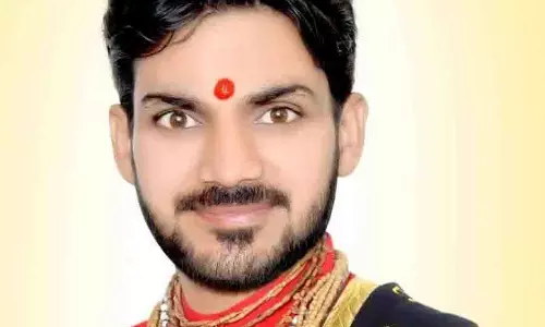 Hardoi: प्रहलाद नगरी जन कल्याण समिति अध्यक्ष का मनाया गया जन्मदिन
