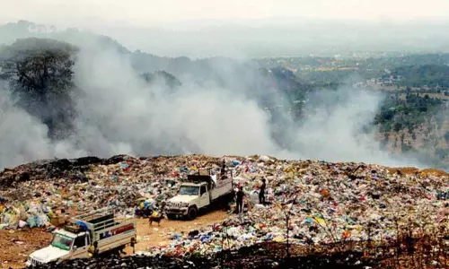 Himachal: ठोस अपशिष्ट प्रबंधन प्रथाओं पर चर्चा की गई