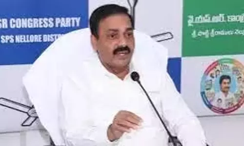 काकानी ने शराब की दुकानों के आवंटन में भ्रष्टाचार के लिए TD सरकार की आलोचना की
