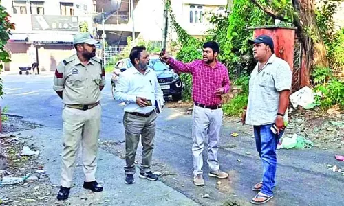 JMC आयुक्त ने विभिन्न वार्डों का दौरा कर सुविधाओं का जायजा लिया JMC आयुक्त ने विभिन्न वार्डों का दौरा कर सुविधाओं का जायजा लिया