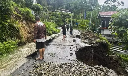 सरकार ने चक्रवात रेमल के बाद उत्तरी Sikkim में सड़क बहाली के प्रयासों में तेजी लाई