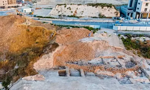 Jerusalem में पवित्र भूमि पर असीरियनों की विजय के साक्ष्य मिले