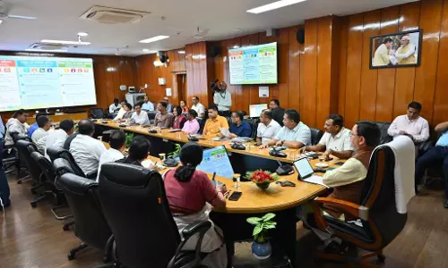 Dehradun: सीएम धामी ने त्रि-स्तम्भीय और नौ-सूत्रीय रणनीति कार्यक्रम का शुभारंभ किया Dehradun: सीएम धामी ने त्रि-स्तम्भीय और नौ-सूत्रीय रणनीति कार्यक्रम का शुभारंभ किया