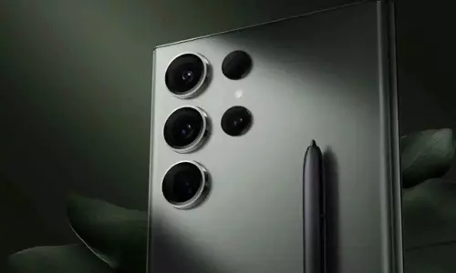 Samsungs का 60,000 रुपये का प्रीमियम स्मार्टफोन आधी कीमत पर मिल रहा Samsungs का 60,000 रुपये का प्रीमियम स्मार्टफोन आधी कीमत पर मिल रहा