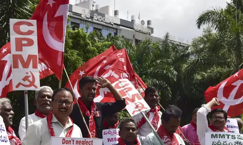 CPM ने हैदराबाद में बेहतर MMTS सेवाओं की मांग की
