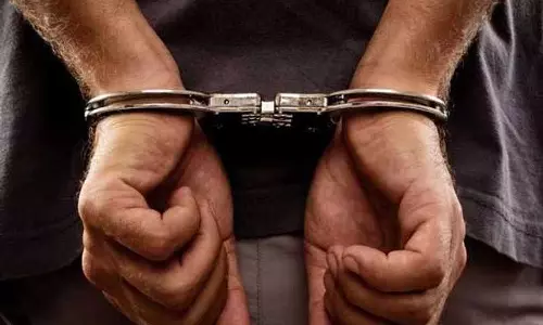Jalandhar: ग्रामीण को लूटने के आरोप में व्यक्ति गिरफ्तार Jalandhar: ग्रामीण को लूटने के आरोप में व्यक्ति गिरफ्तार