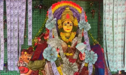 Telangana: मूला नक्षत्र दिवस पर सरस्वती मंदिरों में भक्तों की भीड़ उमड़ी Telangana: मूला नक्षत्र दिवस पर सरस्वती मंदिरों में भक्तों की भीड़ उमड़ी