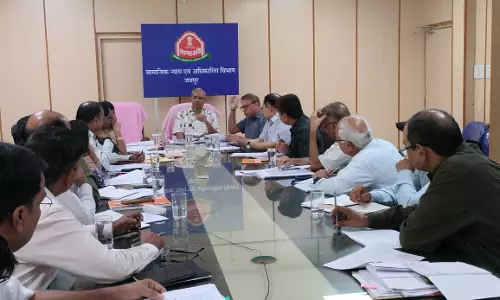 Jaipur: बजट घोषणाओं के कार्यों का शीघ्र क्रियान्वयन सुनिश्चित करें