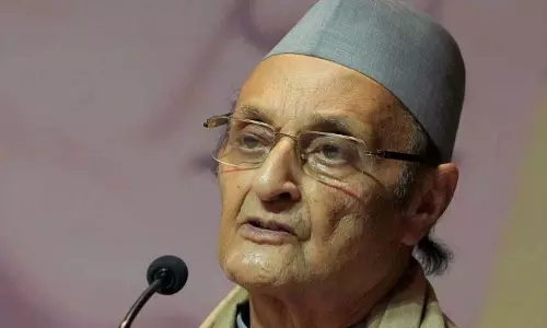Karan Singh: जम्मू-कश्मीर को पूर्ण राज्य का दर्जा बहाल करना अगला तार्किक कदम Karan Singh: जम्मू-कश्मीर को पूर्ण राज्य का दर्जा बहाल करना अगला तार्किक कदम