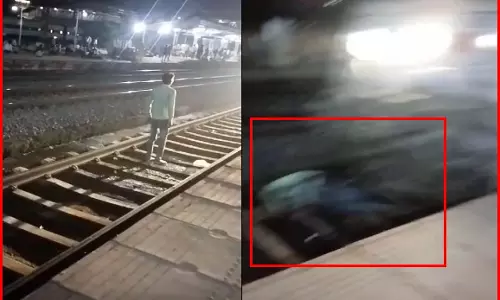 युवक ट्रेन के सामने कूद गया, देखें मौत का LIVE VIDEO...