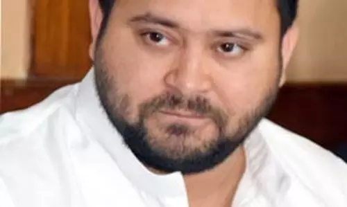 तेजस्वी ने Bihar से मजदूरों के बड़े पैमाने पर पलायन के लिए नीतीश सरकार की आलोचना की तेजस्वी ने Bihar से मजदूरों के बड़े पैमाने पर पलायन के लिए नीतीश सरकार की आलोचना की