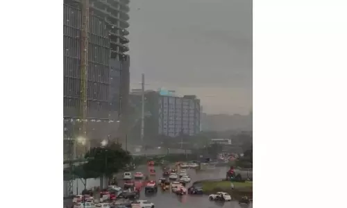 Cyberabad के कुछ इलाकों में अचानक बारिश हुई