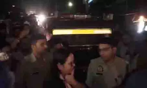 मिश्रित आबादी क्षेत्र में Durga प्रतिमा पांडाल स्थापित, दोनों पक्षों में वाद विवाद बढ़ा, पढ़ें पूरा मामला