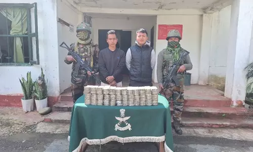 असम राइफल्स ने Mizoram से 95.44 लाख रुपये मूल्य का मारिजुआना और भारतीय मुद्रा बरामद की असम राइफल्स ने Mizoram से 95.44 लाख रुपये मूल्य का मारिजुआना और भारतीय मुद्रा बरामद की