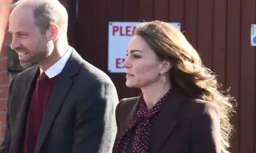 Kate Middleton और प्रिंस विलियम कीमोथेरेपी के बाद पहली बार सार्वजनिक रूप से दिखे Kate Middleton और प्रिंस विलियम कीमोथेरेपी के बाद पहली बार सार्वजनिक रूप से दिखे