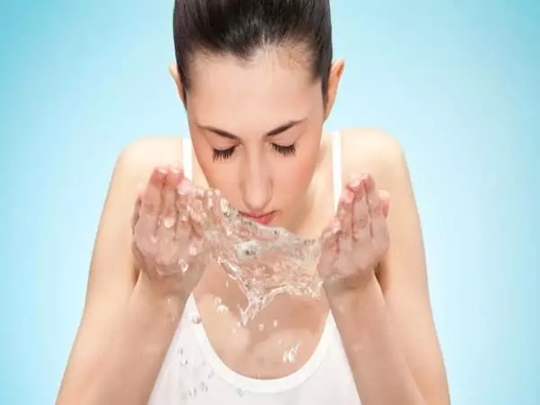 Skin Care: सोने से पहले अपनाएं ये  ब्यूटी टिप्स