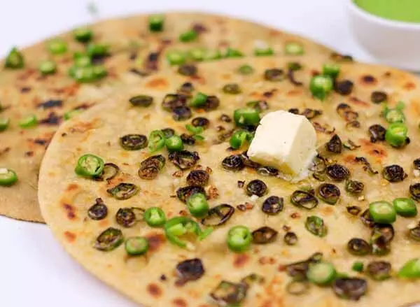 Green chilli paratha: हाई कोलेस्ट्रॉल के मरीजों के लिए  हरी मिर्च का पराठा