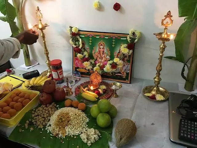 Ayudha Puja: चेन्नई में काम और पूजा के औजारों का सम्मान