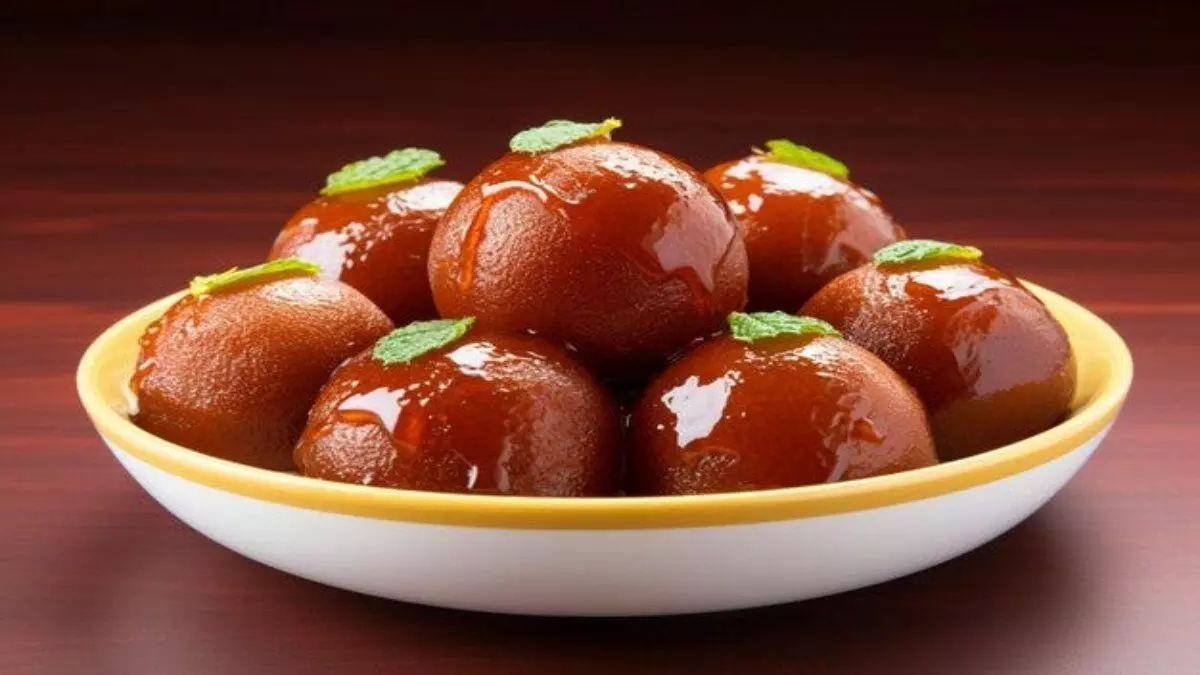 Gulab Jamun : रात की बची हुई रोटियों से बनाएं टेस्टी गुलाब जामुन