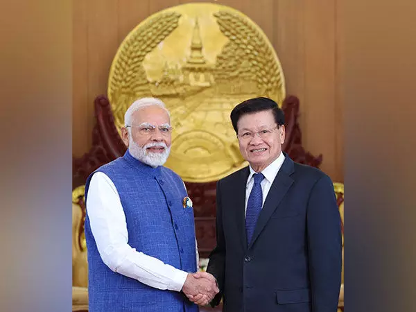 प्रधानमंत्री मोदी ने Laos के राष्ट्रपति थोंगलाउन सिसोउलिथ से की मुलाकात