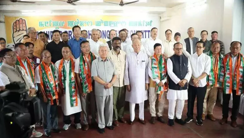 Manipur: पूर्व मंत्री समेत आठ अन्य कांग्रेस में शामिल