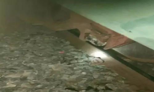 मालगाड़ी हुई डिरेल, इस रूट की रेल लाइन बाधित मालगाड़ी हुई डिरेल, इस रूट की रेल लाइन बाधित