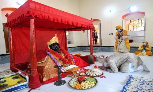 मंदिर से मुकुट चोरी, गायब मिला साफ-सफाई के दौरान मंदिर से मुकुट चोरी, गायब मिला साफ-सफाई के दौरान