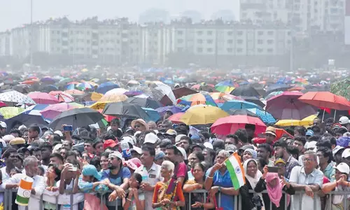 Tamil: परिजनों का कहना है कि एम्बुलेंस के कर्मचारियों ने मदद से इनकार कर दिया