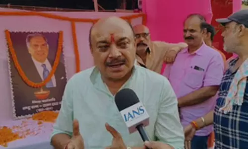 रतन टाटा के निधन पर पूजा पंडाल में श्रद्धांजलि सभा का आयोजन