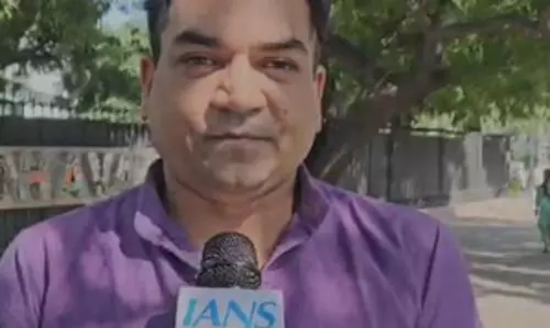 दिल्ली सरकार भ्रष्टाचार में डूबी हुई है: कपिल मिश्रा दिल्ली सरकार भ्रष्टाचार में डूबी हुई है: कपिल मिश्रा