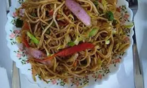 Recipe: घर पर आसानी से बनाएं लौकी की चाऊमीन